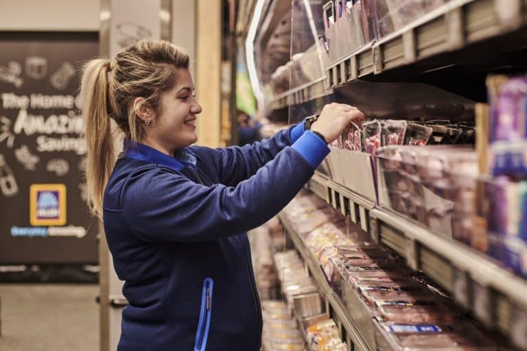 ALDI HIRING 310 COLLEAGUES IN CHESHIRE