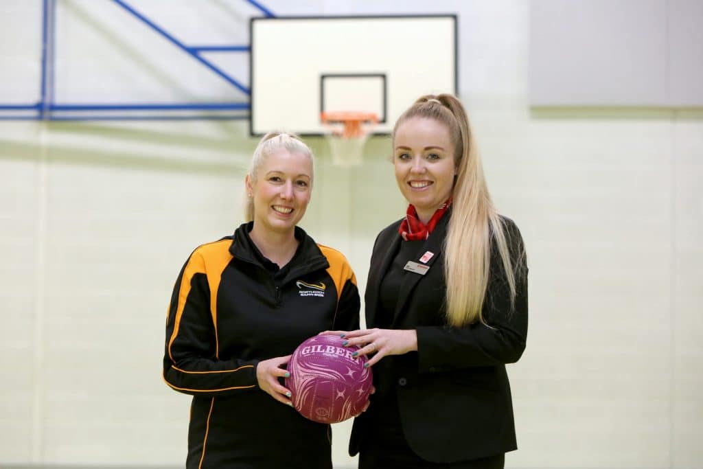 Headcoach Lauren Watson with Redrows Abby Ritchie 1